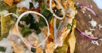 CHILAQUILES CON POLLO